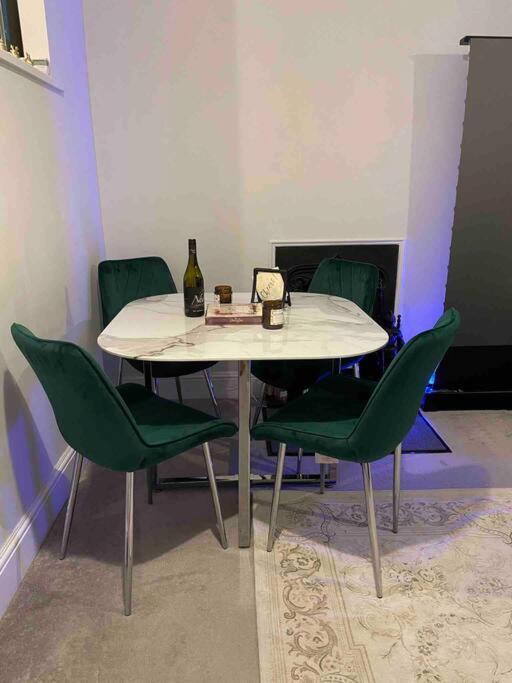 Luxury 2-bedroom In Prime South Kensington Londres