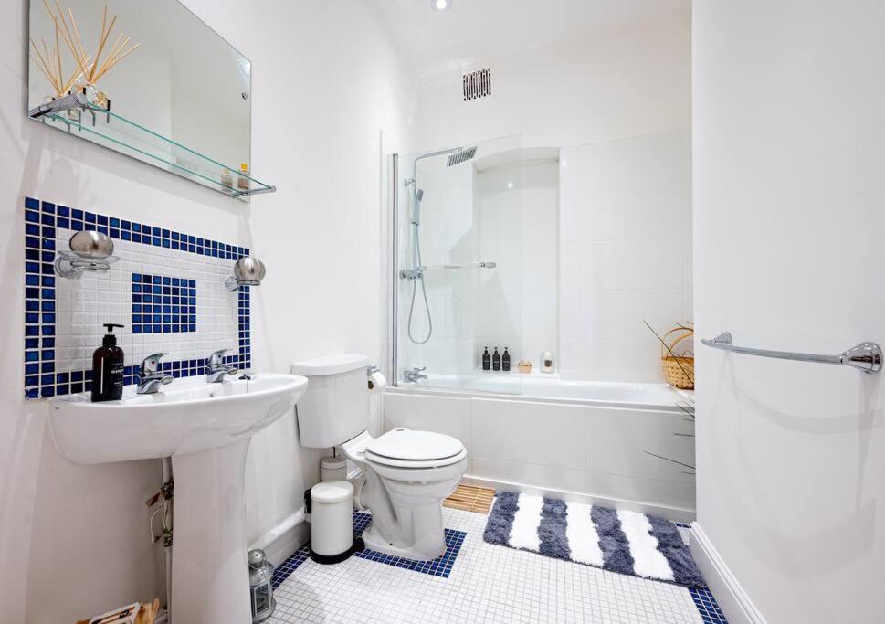 Cosy Flat In Central Ldn Payment To The Host London