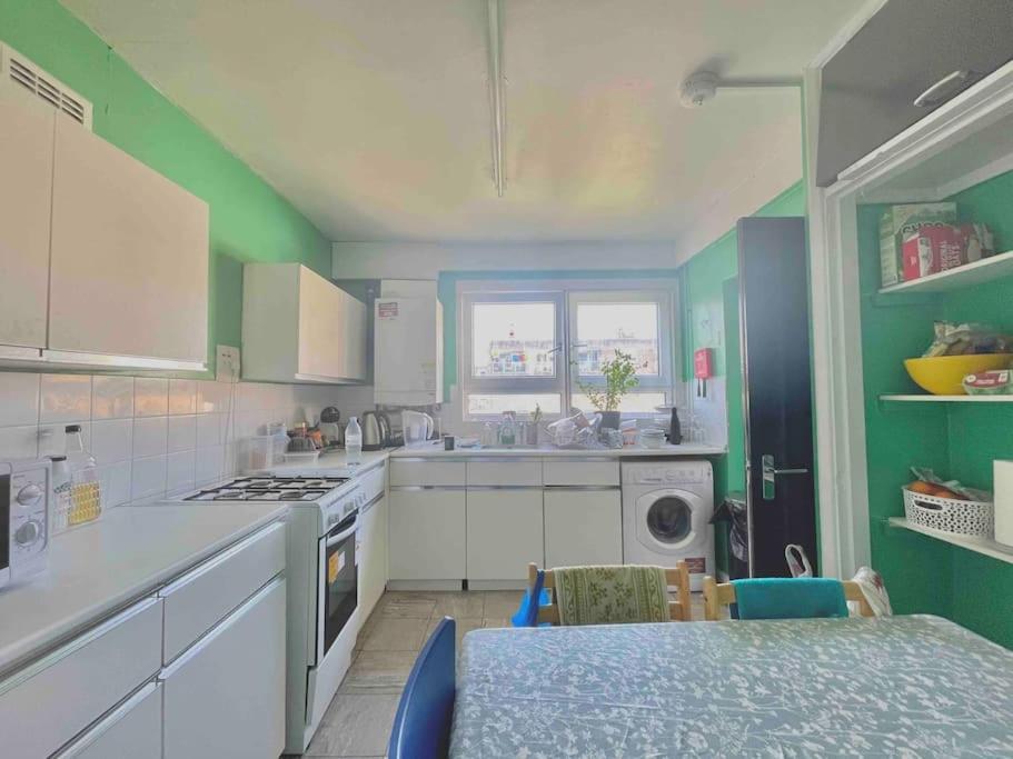 4 Bedroom Spacious Flat King's Cross Appartement Londen