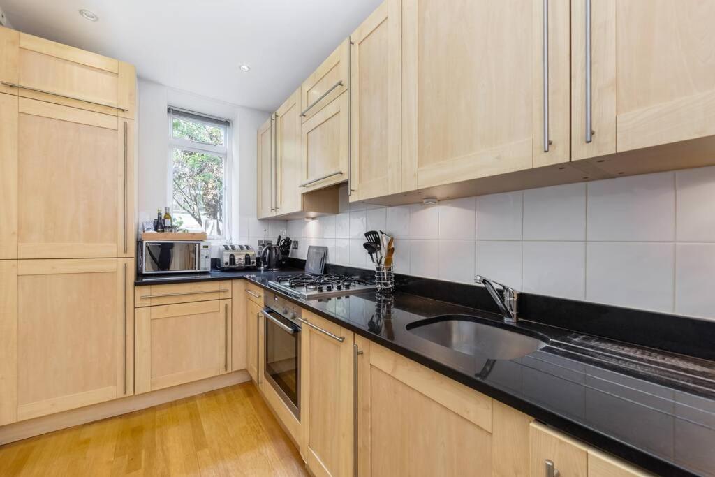 Appartement Lexham Gardens 2 Double Bed Garden Flat