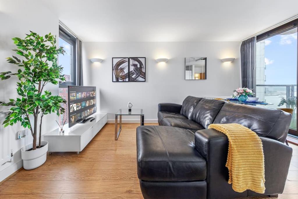 Lovely & Cosy 2 Beds Skyline View London