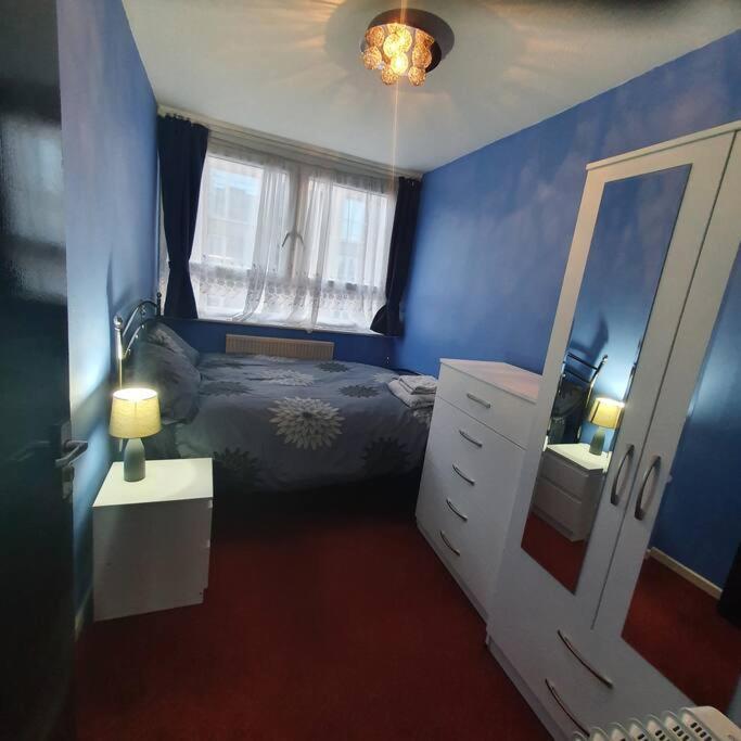 3beds Family Friendly In With Good Transport Links Appartement *