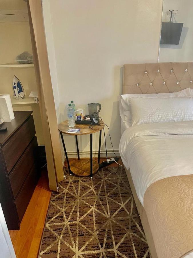 Accommodatie bij particulieren Charming Double-bedroom In Flat