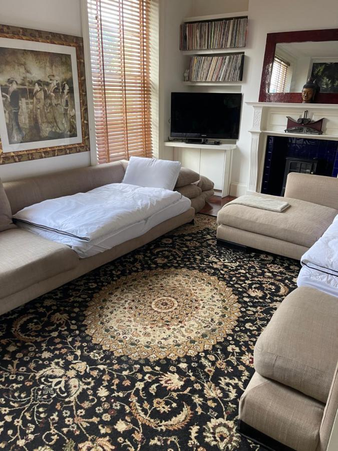 Camden Bachelor Pad , Location In Camden , Ideal Space For Small Family