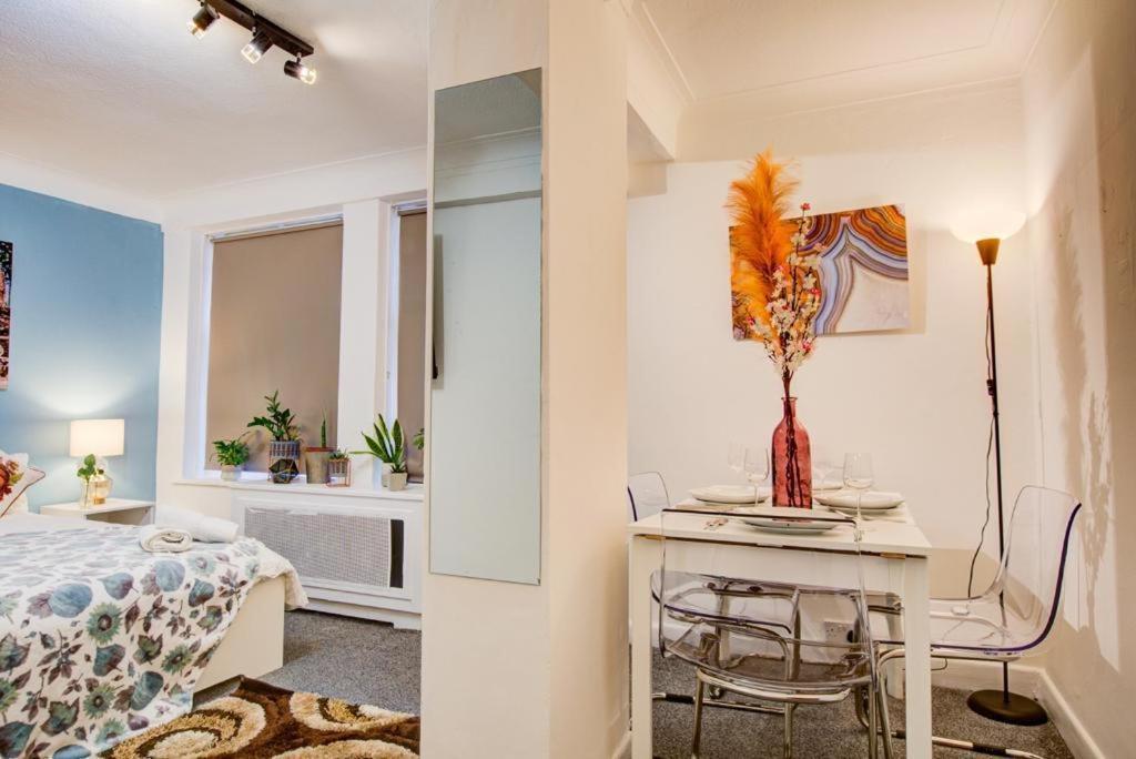 Norfolk 2 Bedroom Flat Edgware Road Apartment