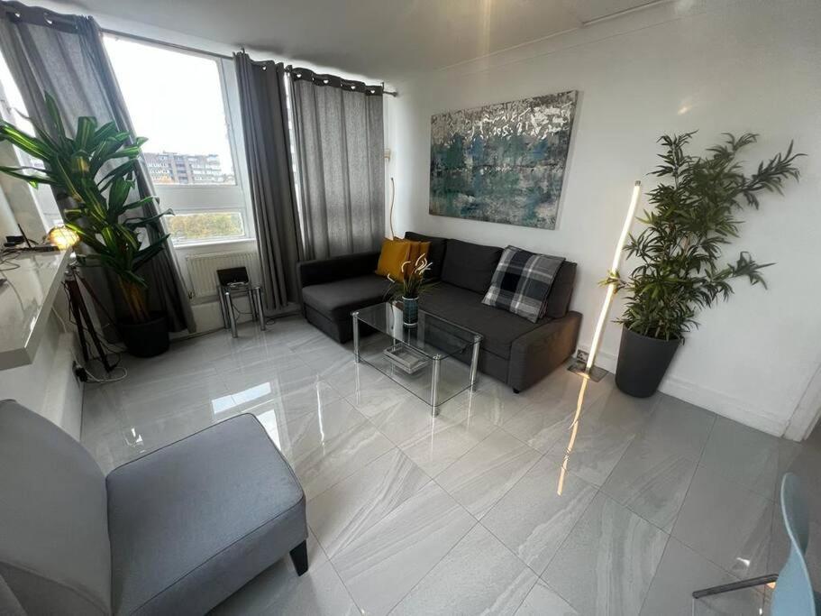 2 Bedroom Flat In