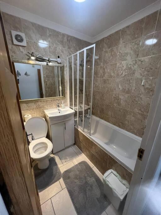 2 Bedroom Flat In