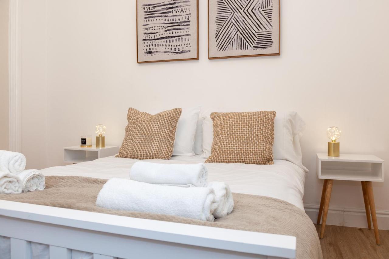 Kensington Luxury Flat With Patio * Londres