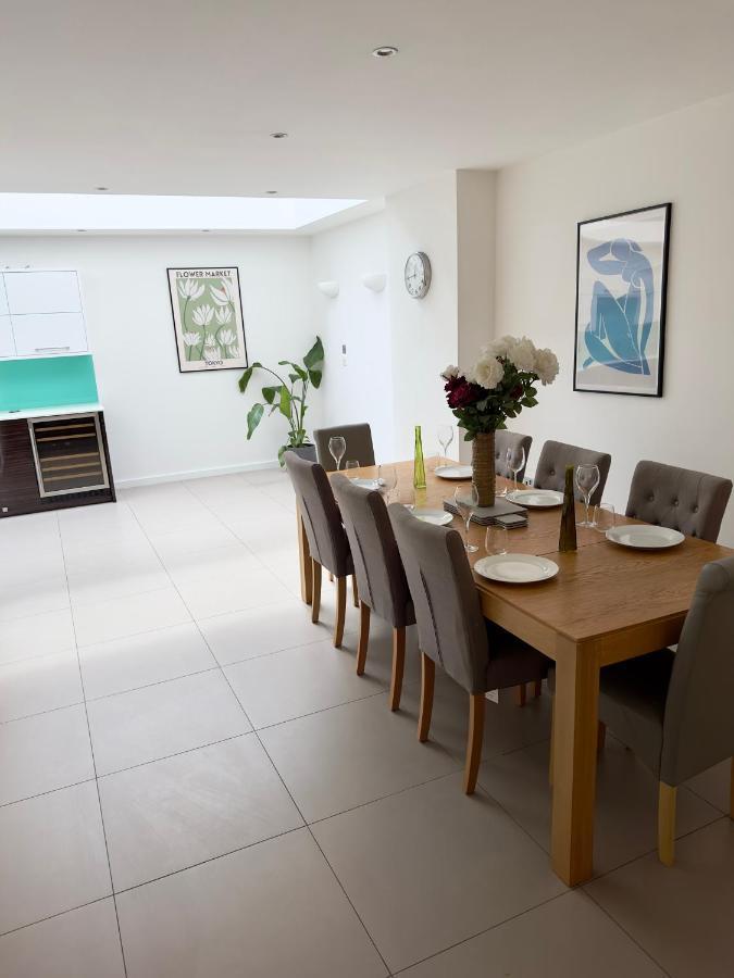 Luxury 4 Bed *