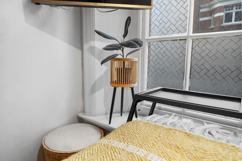 Apartamento Private Studio In Ldn Book On Airbn For Amazing Rates Instead Londres