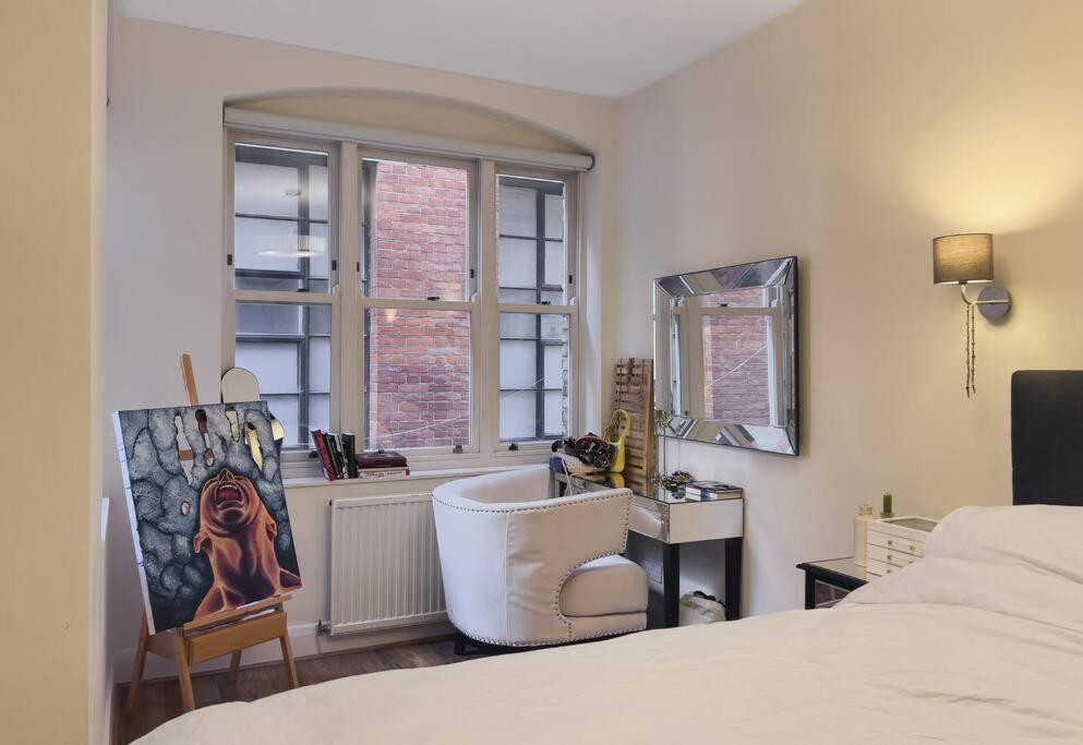 Covent Garden Haven - 2 Bedrooms. 2 Bathrooms London