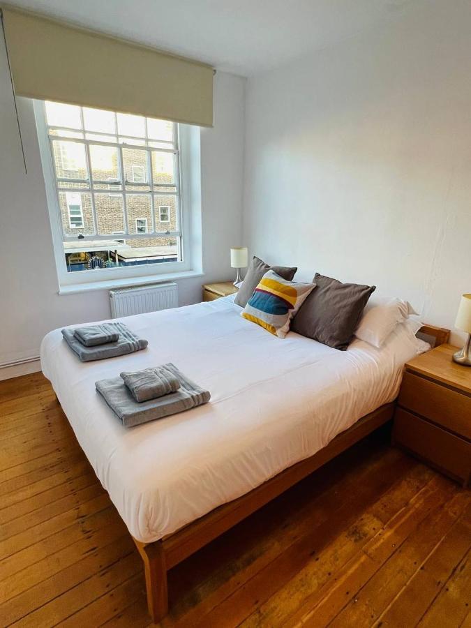 Cosy Bedroom Near Oval Station - Shared Bathroom