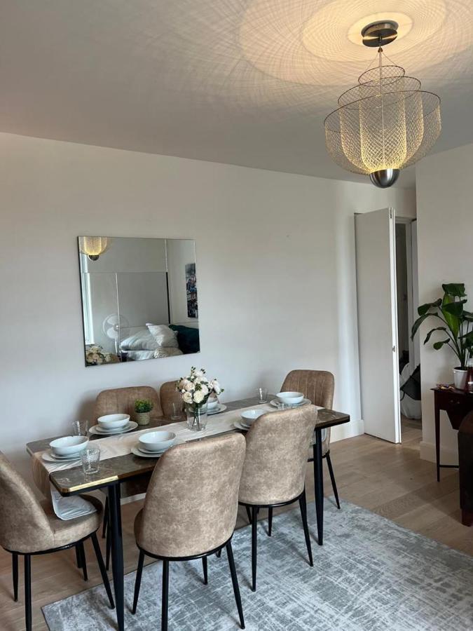 Charming Chelsea Two Bedroom Next To Kings Road! London