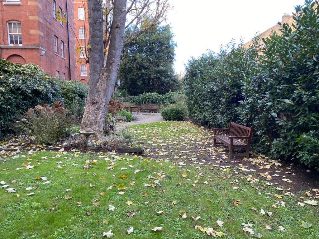 Charming Chelsea Two Bedroom Next To Kings Road! *