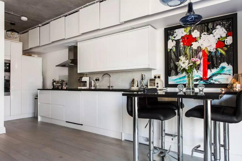 Apartment Canal-side In Shoreditch London