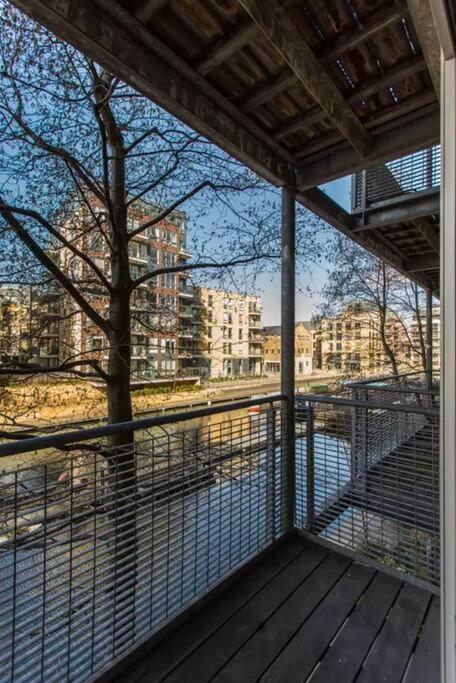 Canal-side In Shoreditch *