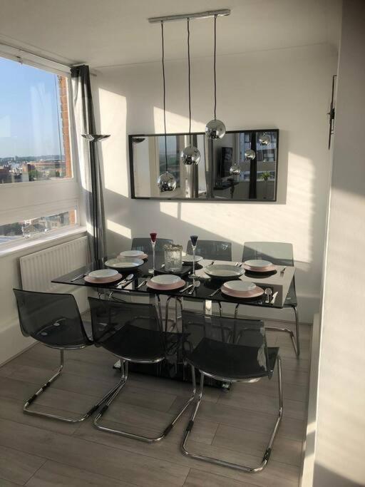 Stylish And Modern By Hyde Park Londres