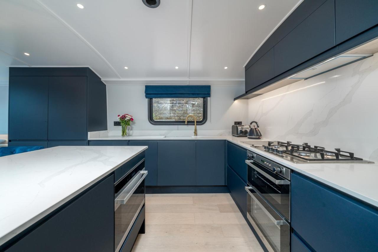 Hotel en barco Elegant Houseboat Near Canary Wharf *