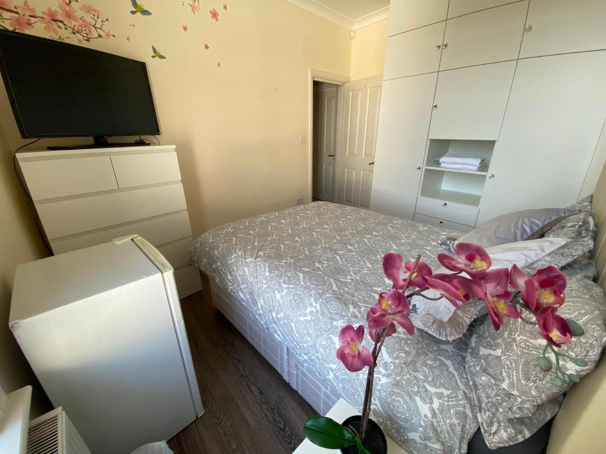 Private In Excellent Family House ,zone 2 Hospedagem domiciliar *