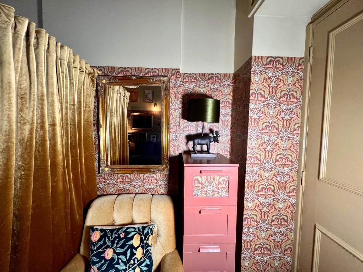 Central Hideout Apartamento *