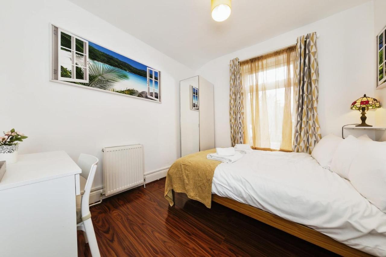 Your Chic 3br Comfort And Style In Londres