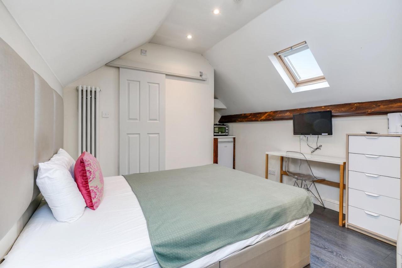 Quiet Double Studio Flat London