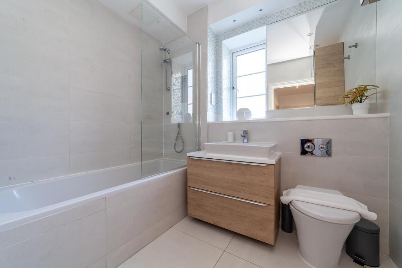 The Isleworth Collection Apartment *