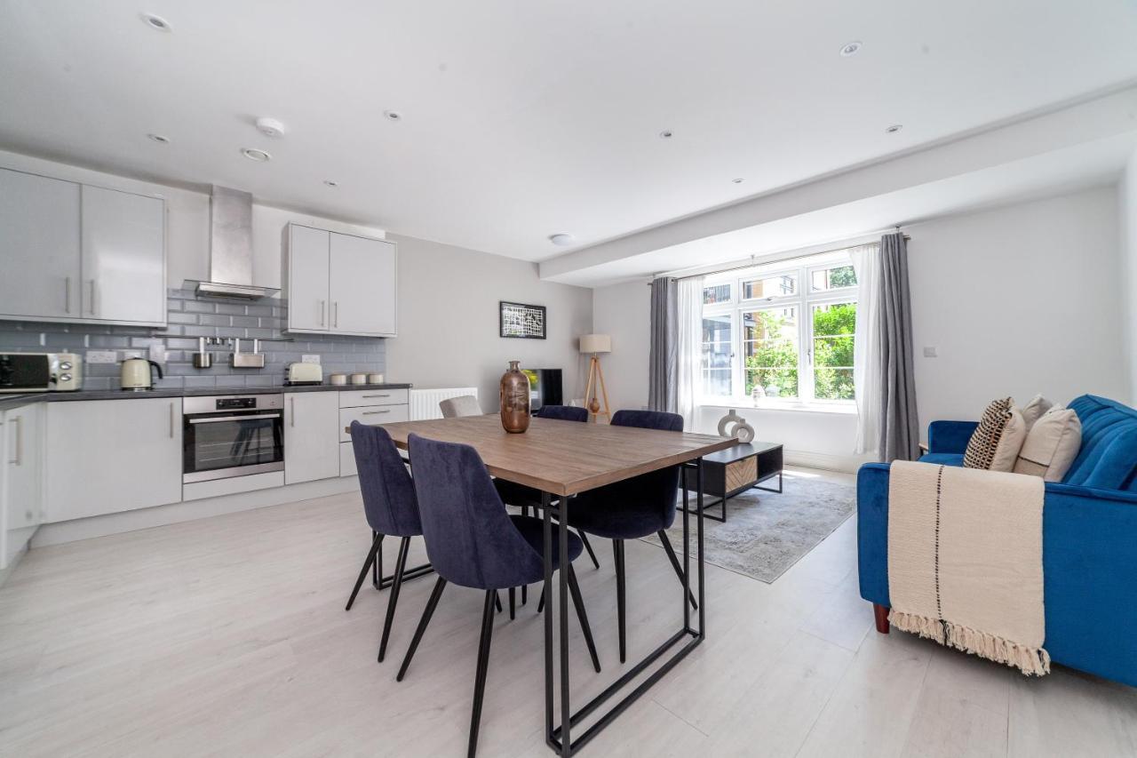 The Isleworth Collection Apartment
