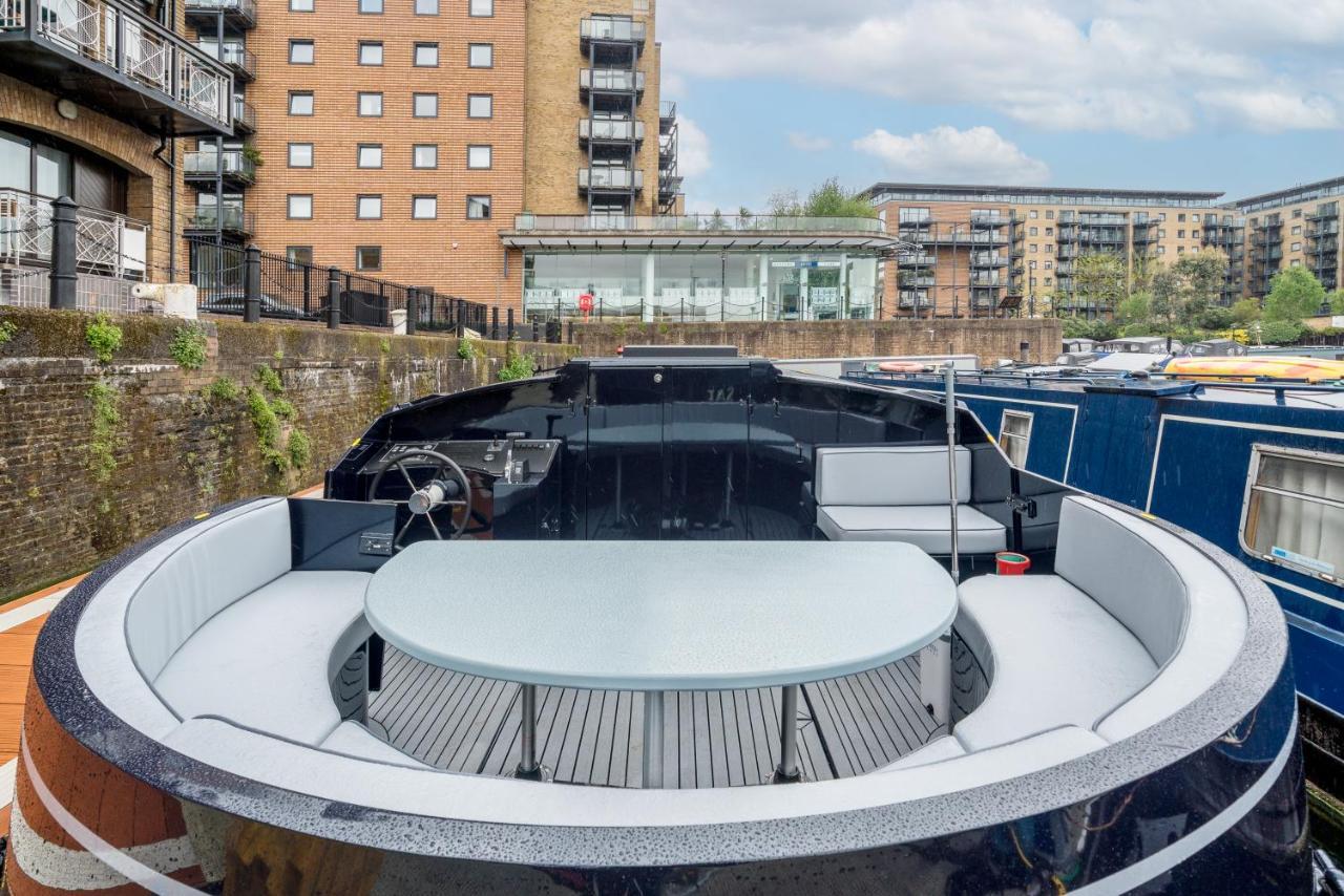 Hotel en barco Elegant Houseboat Near Canary Wharf Londres