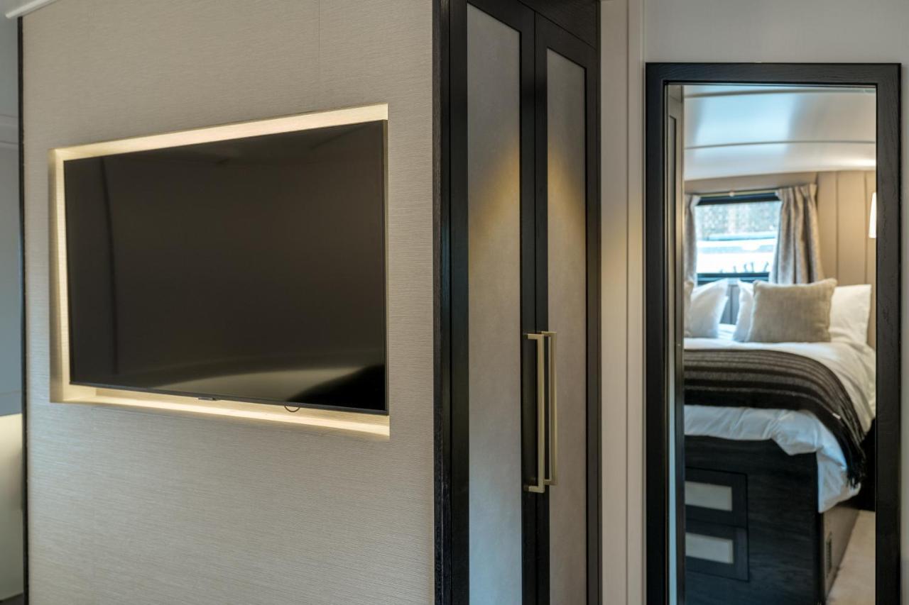 Hotel en barco Elegant Houseboat Near Canary Wharf *
