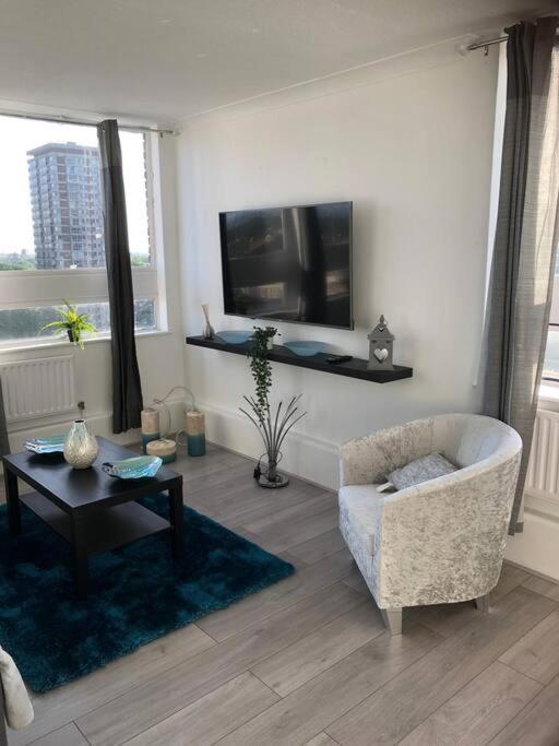 Stylish And Modern By Hyde Park Londres