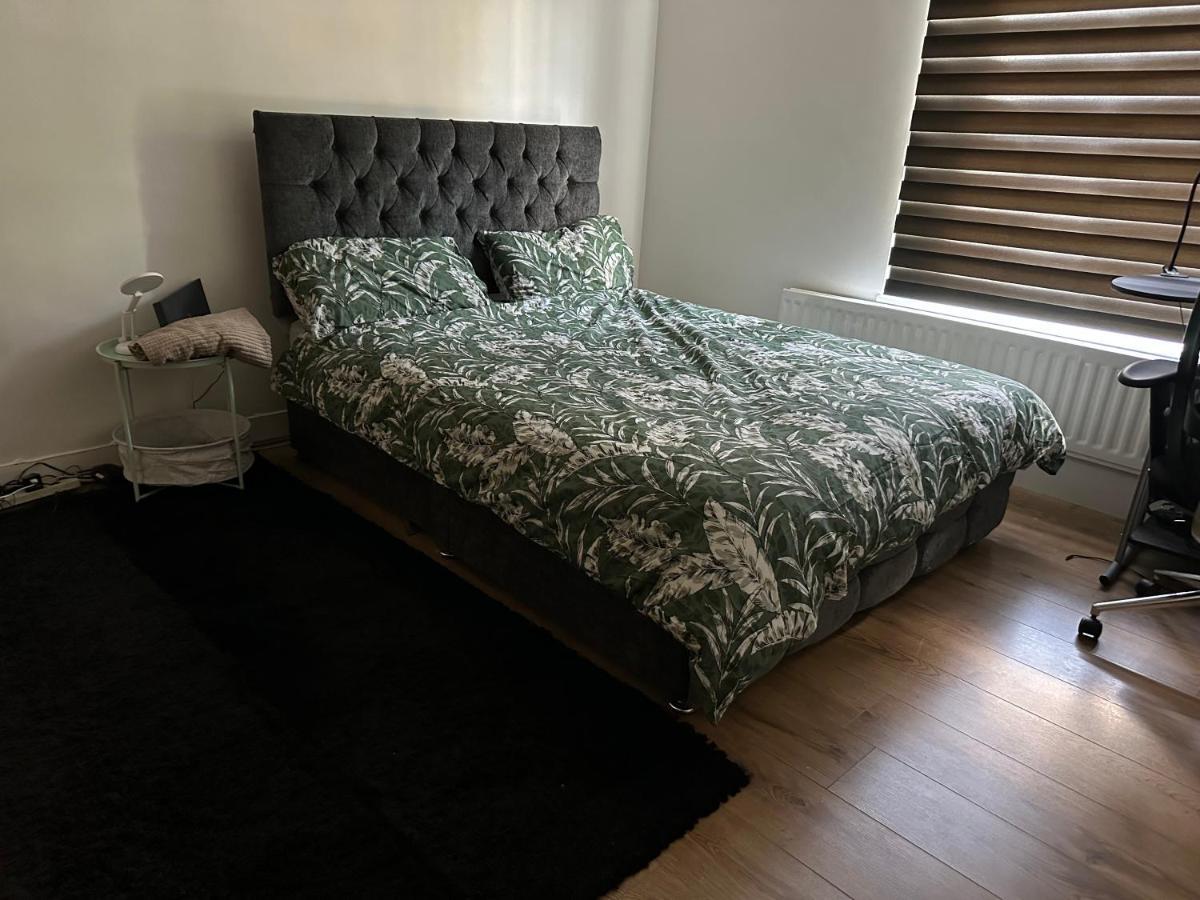 Huge By Bridge - King Sized Bed Apartamento
