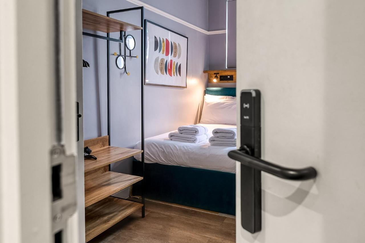 Relay - 109 Warwick Road Apartment London