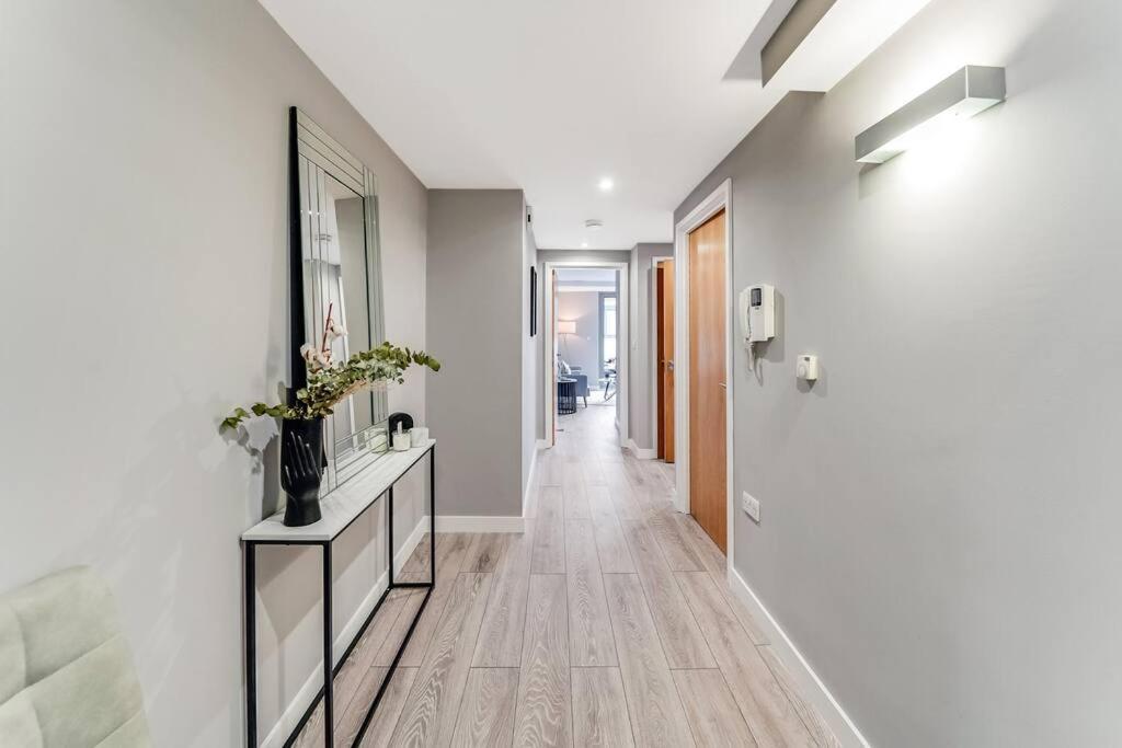 Modern 1 Bed Apt By Old Street / Shoreditch *