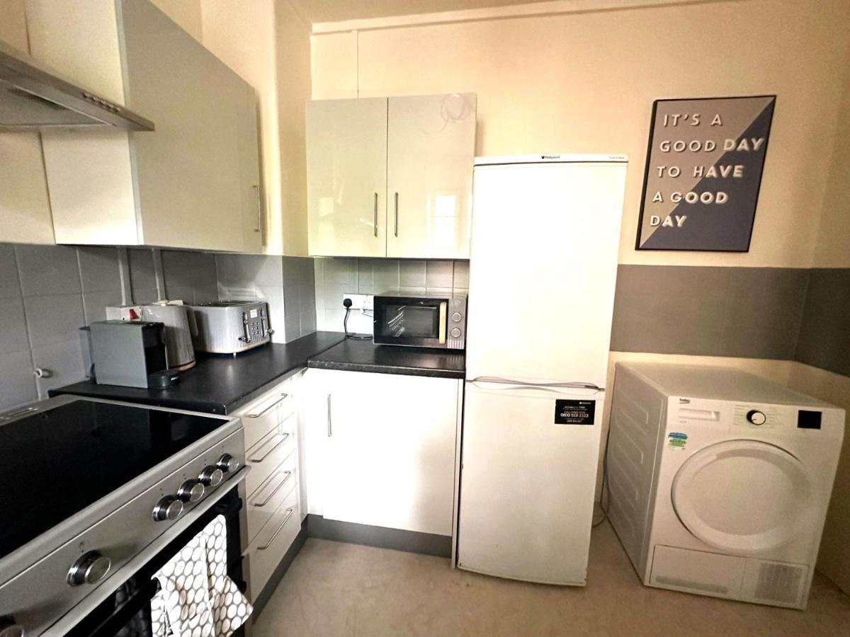 Charming 2-bed Flat With Balcony Close To White Westfield Apartment London