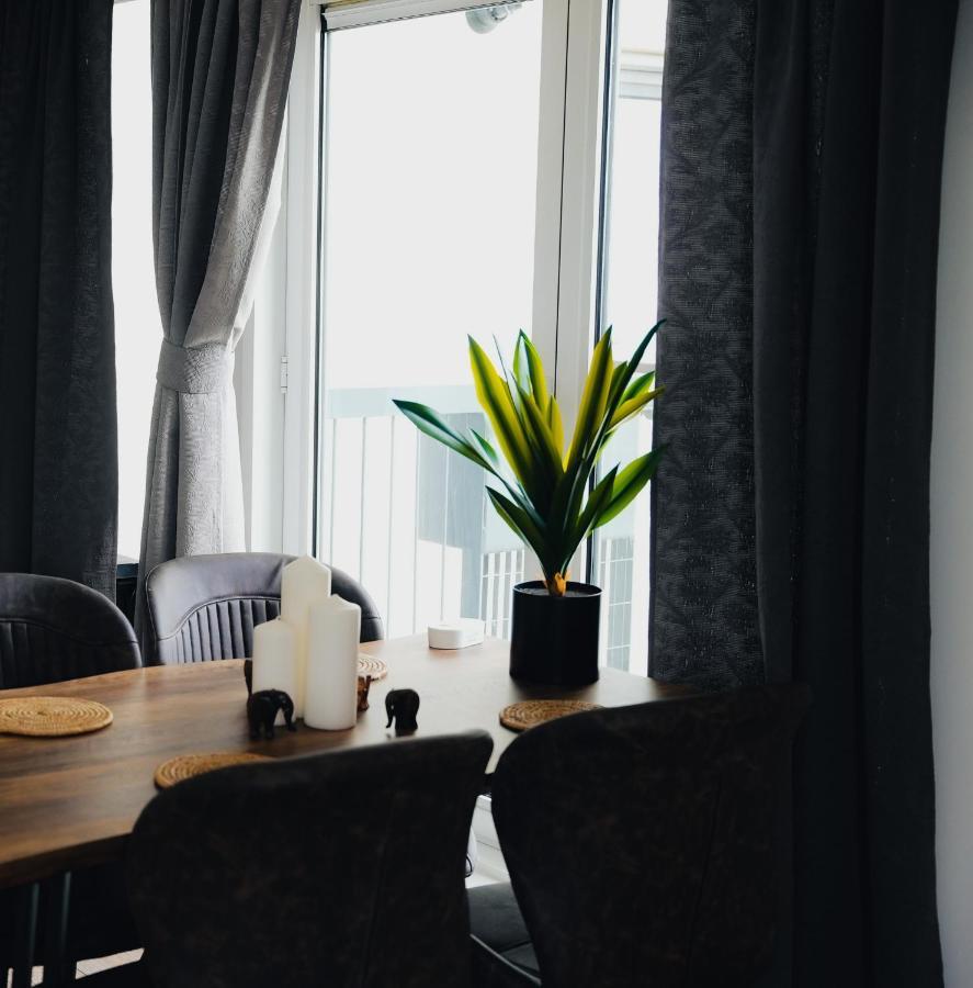 2 Bed River View Greenwich Londres