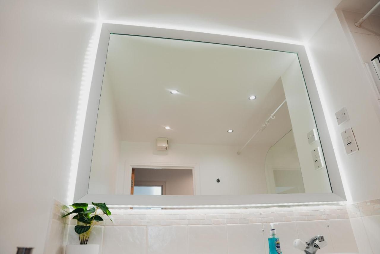 2 Bed River View Greenwich