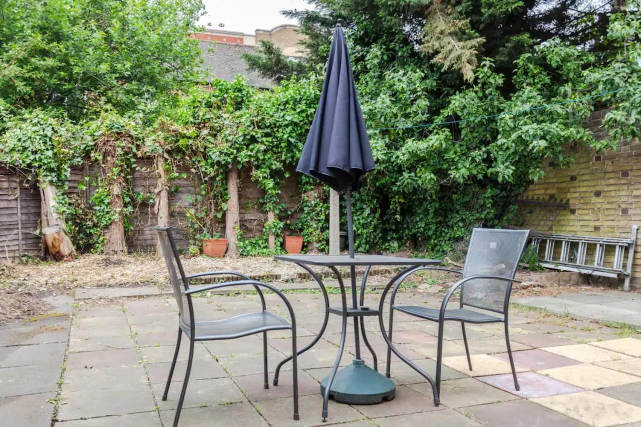 Homely 3 Bedroom House With A Garden Hébergement de vacances