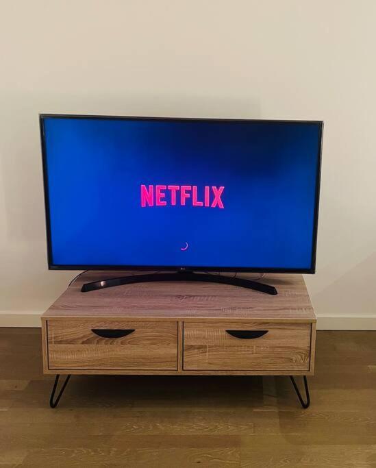 Spacious Flat, Fast Wifi, Free Parking Londres
