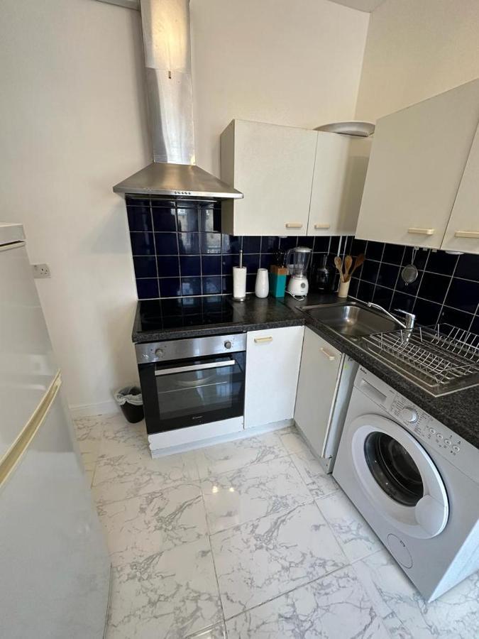 Apartment 4 Floor New Miles London