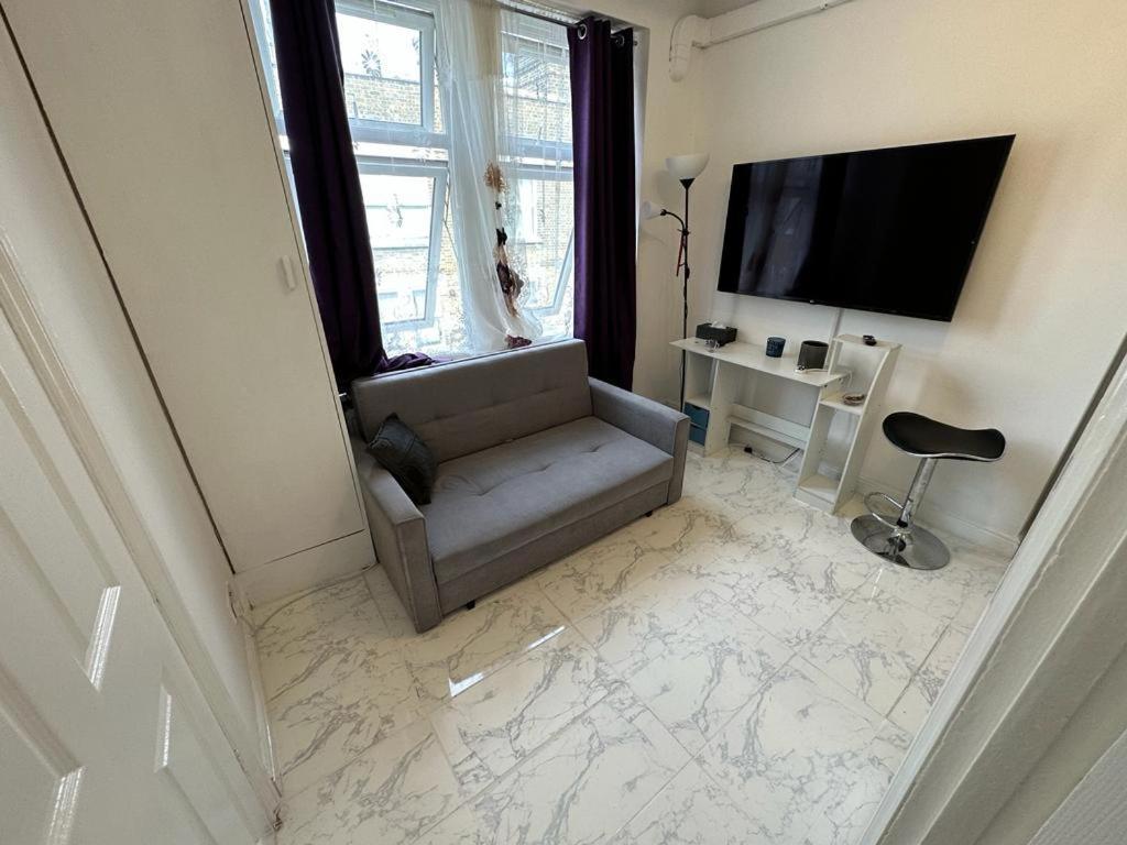 4 Floor New Miles London