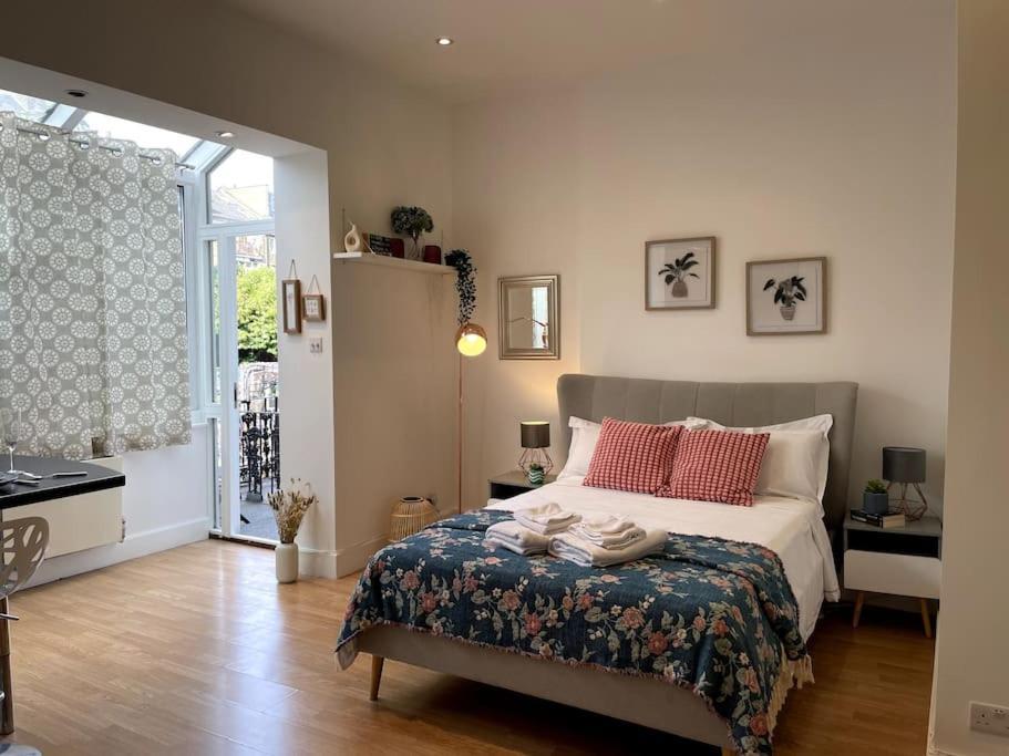 Cute&cozy In Barons Court Apartamento Londres