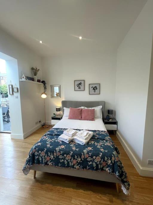 Cute&cozy In Barons Court Apartamento Londres