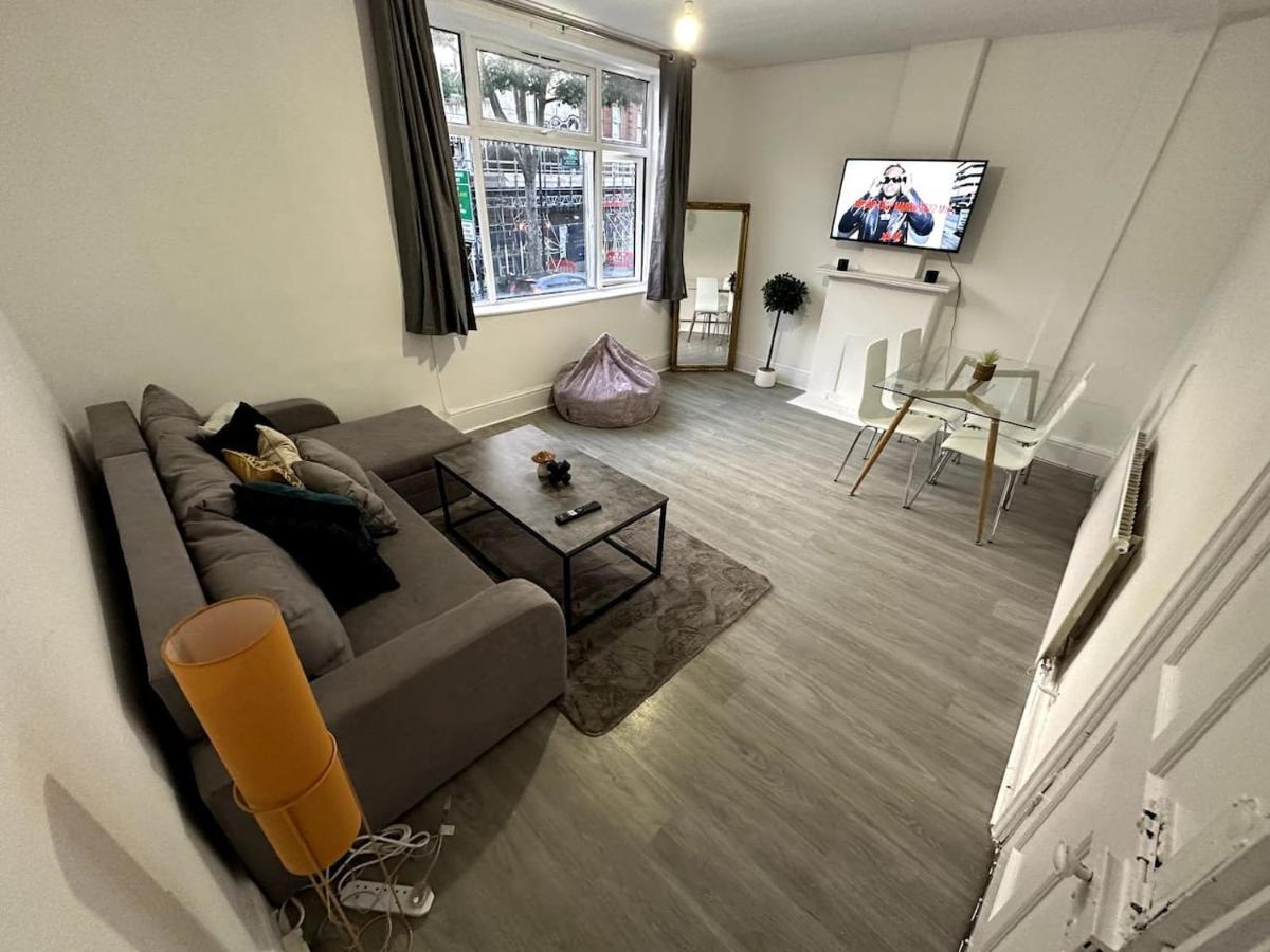 Wonderful 2 Bedroom On Tower Bridge Appartement