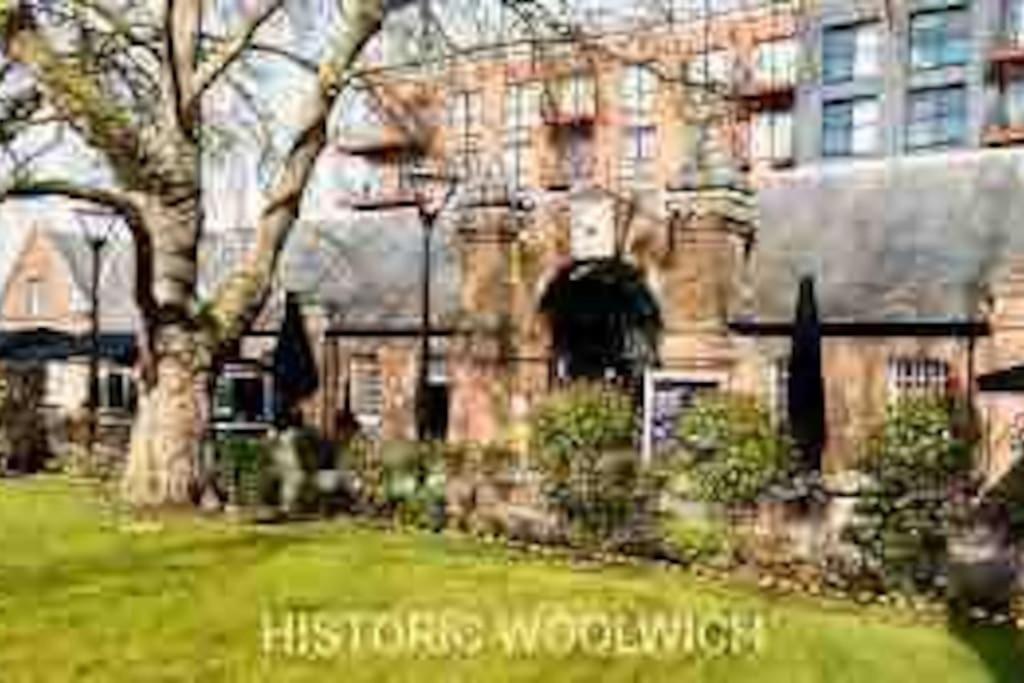 Spacious 2 Bed Flat Next To Elizabeth Line Londres