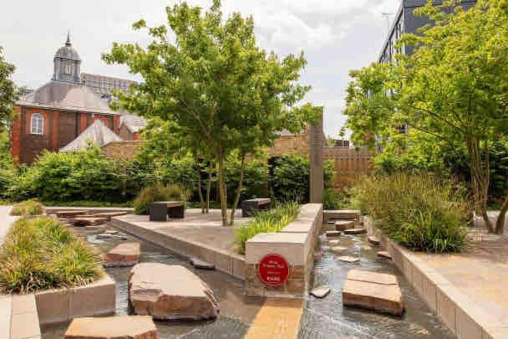 Spacious 2 Bed Flat Next To Elizabeth Line Apartamento Londres
