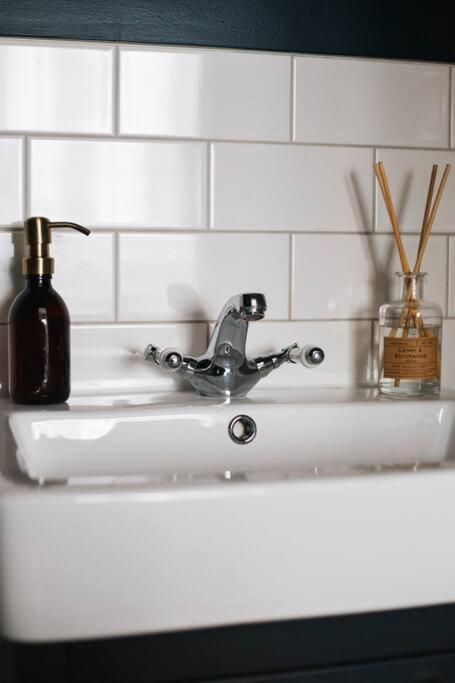 Apartamento Eden - Islington - 2 Bed With Terrace Londres