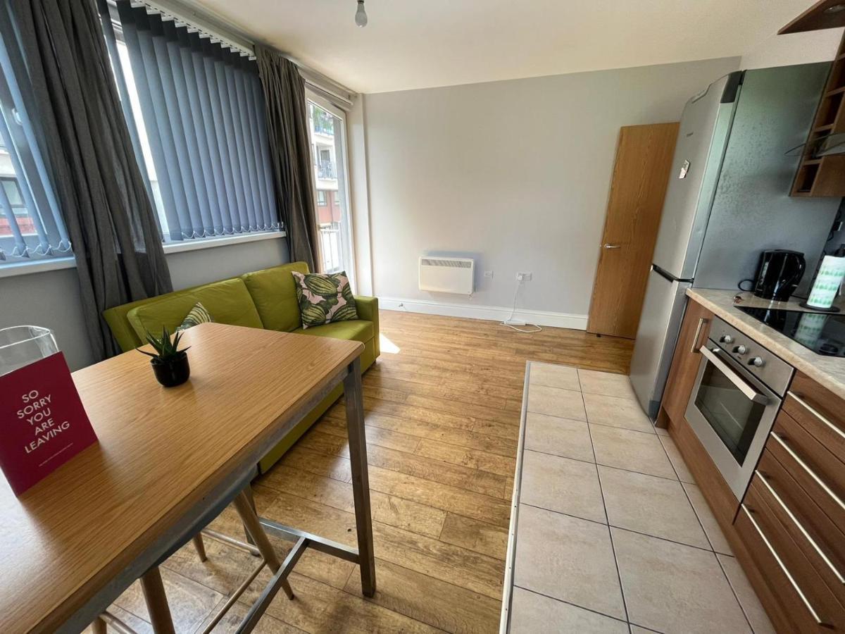 Modern Flat Near Transports Londres