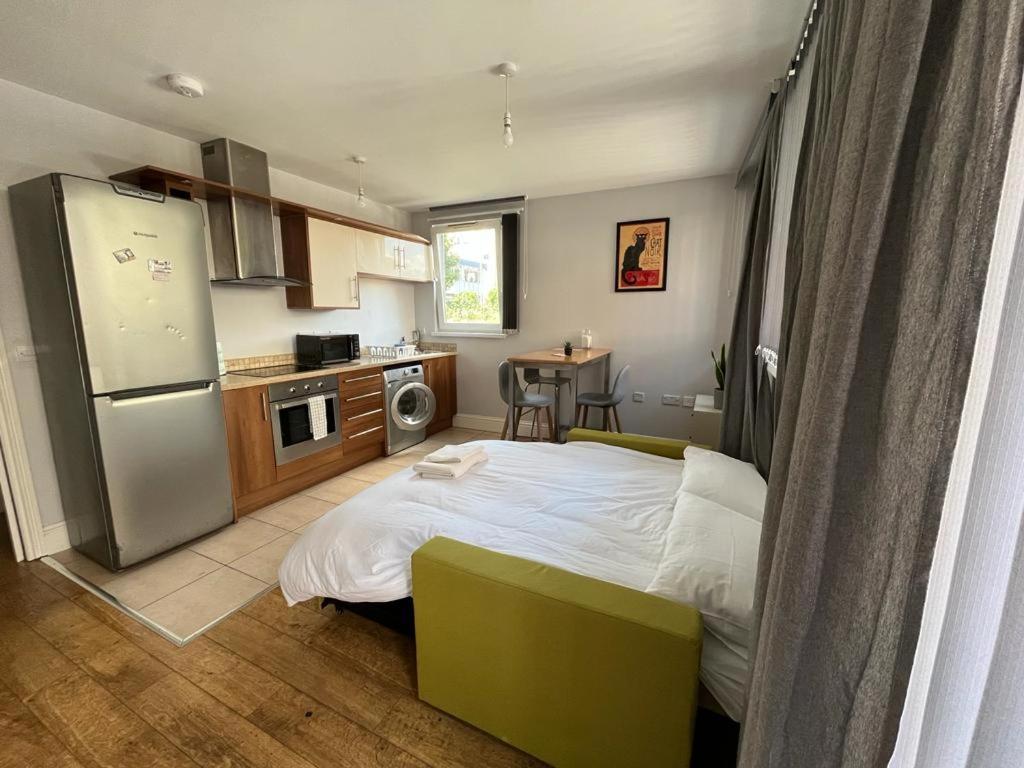 Modern Flat Near Transports Apartamento *