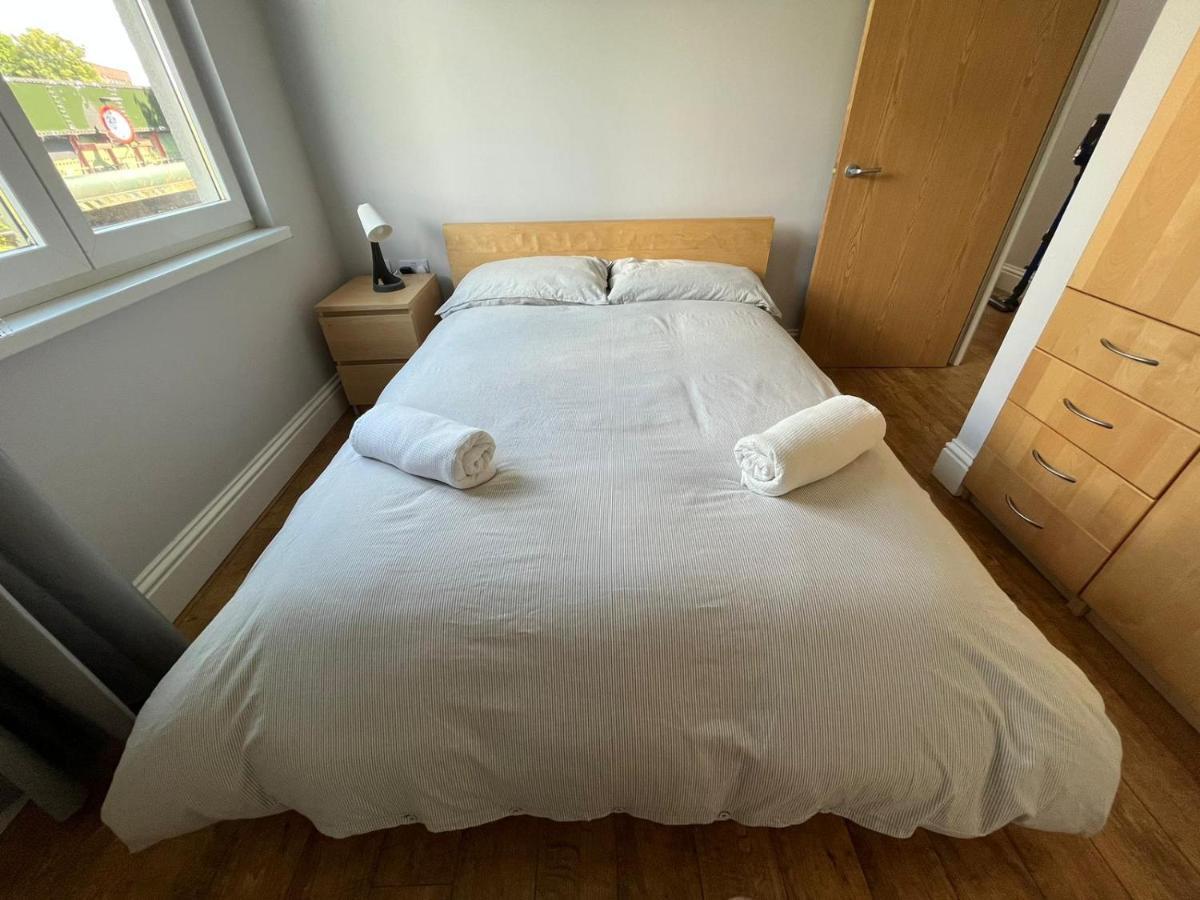 Apartamento Modern Flat Near Transports Londres